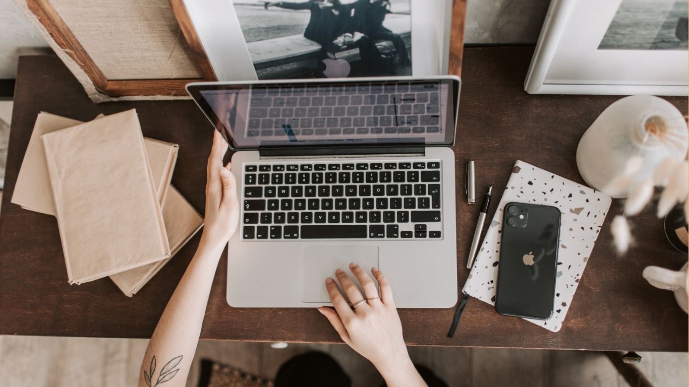 Tên Miền Là Gì? Cách Chọn Domain Phù Hợp Cho Website
